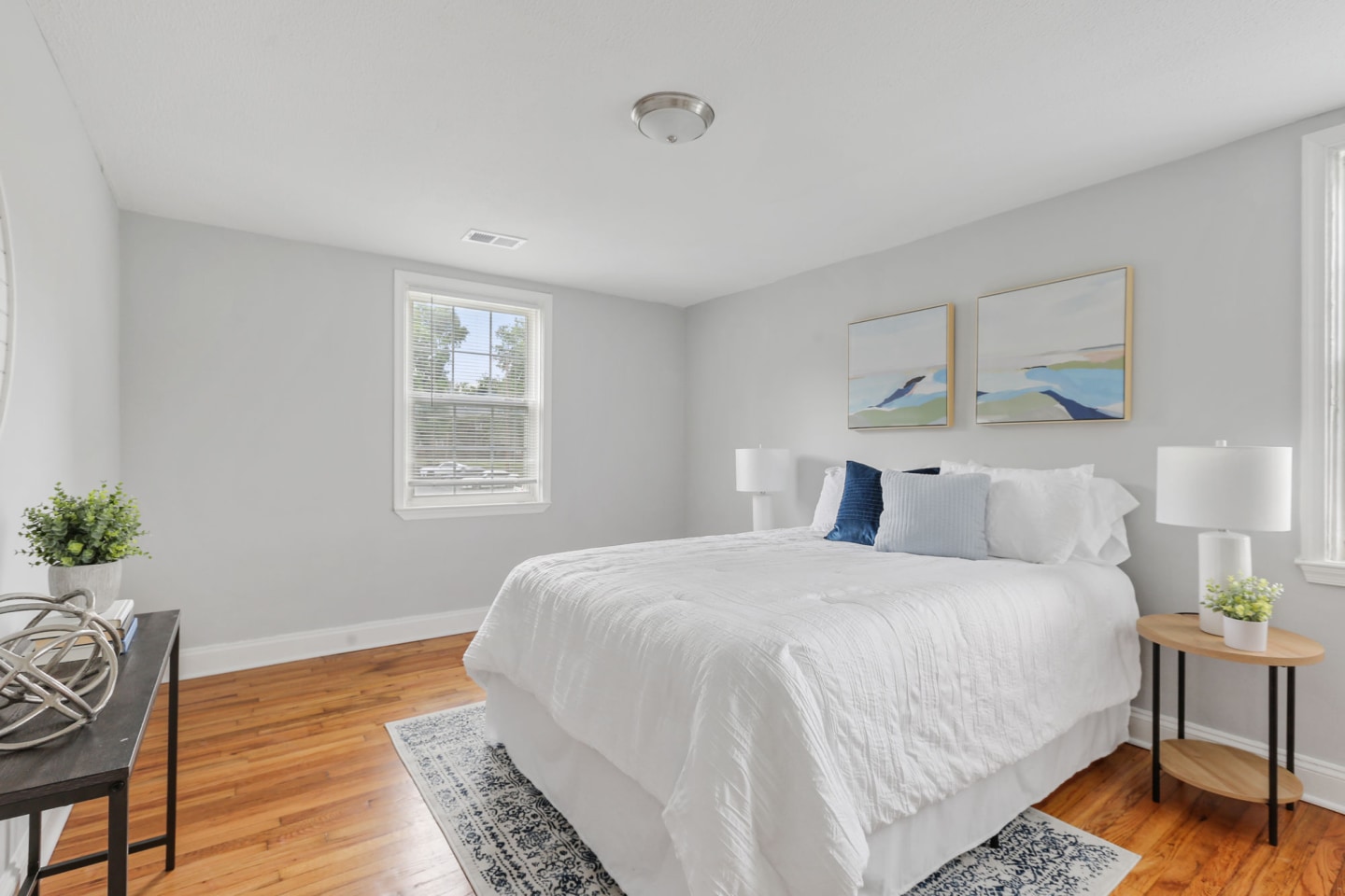 Loch Raven Village Apartments Image 15