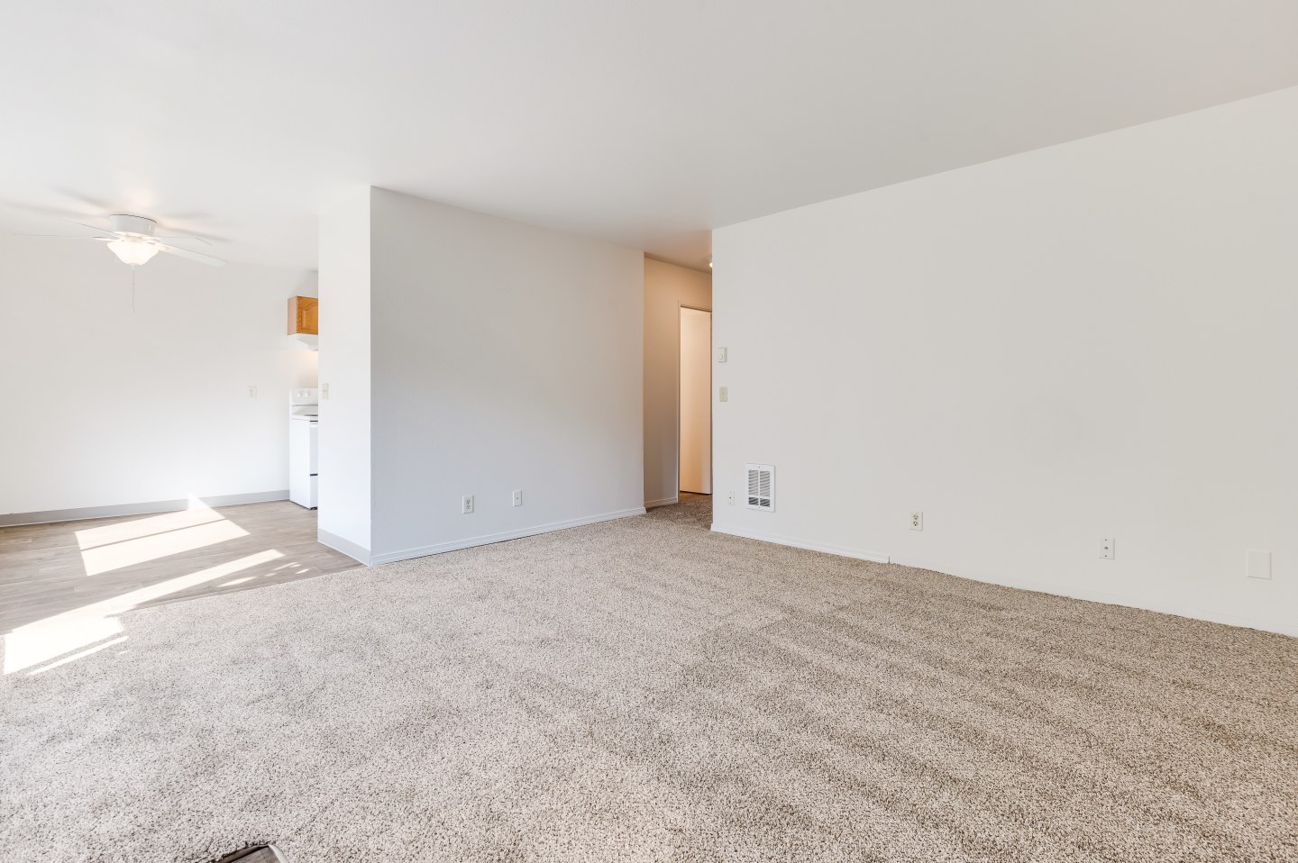 Crestwood Courts Image 11