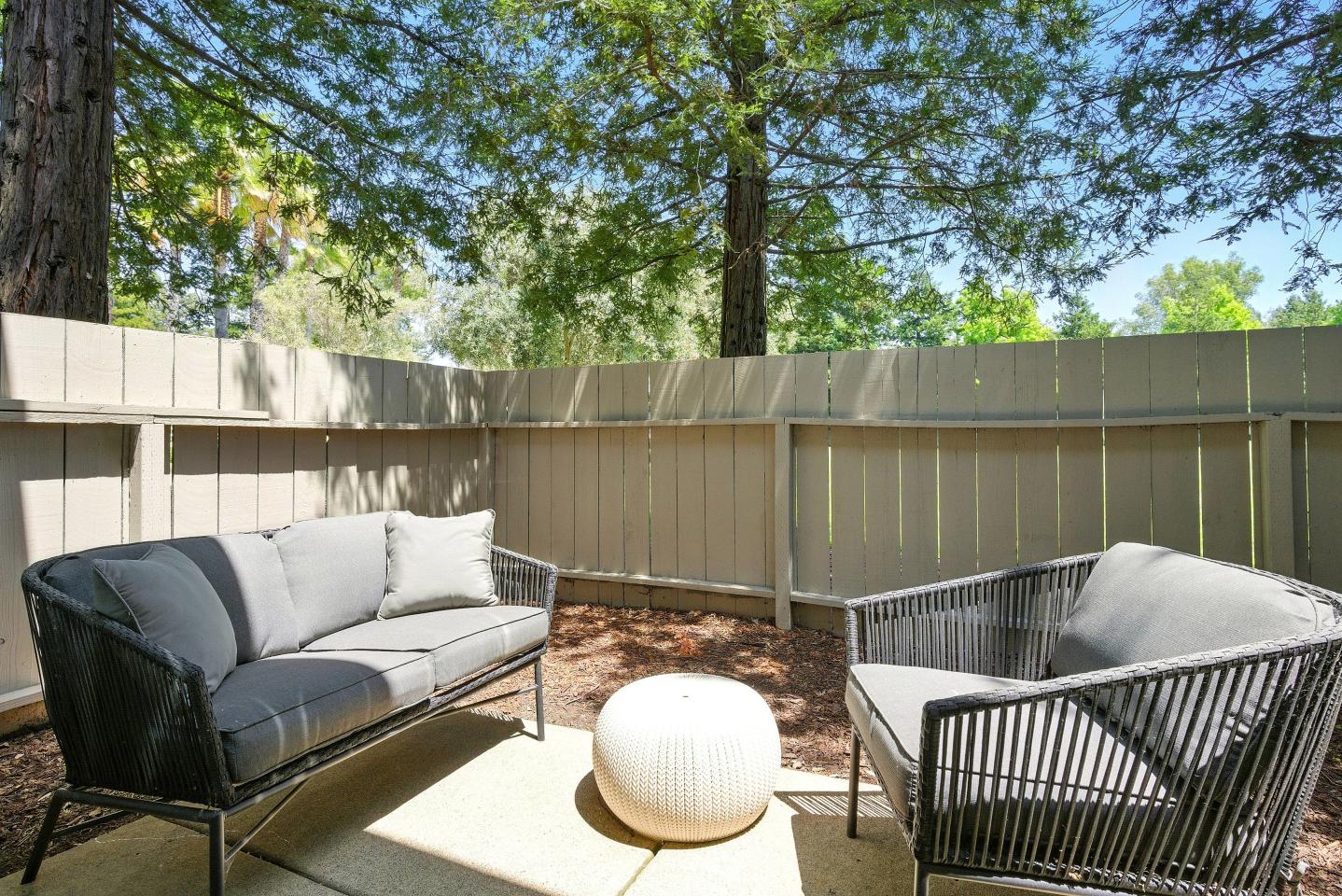 The Grove Luxury Apartments Image 19