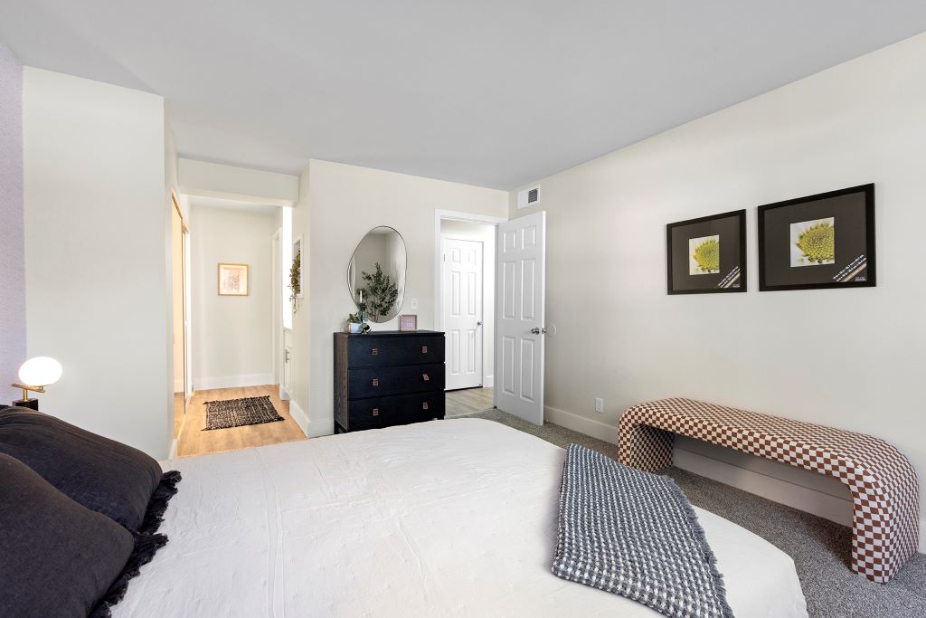 The Meadows at Westlake Village Image 50