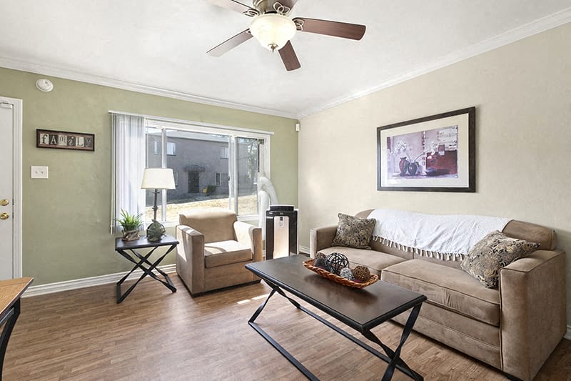Wyvernwood Garden Apartments Image 5