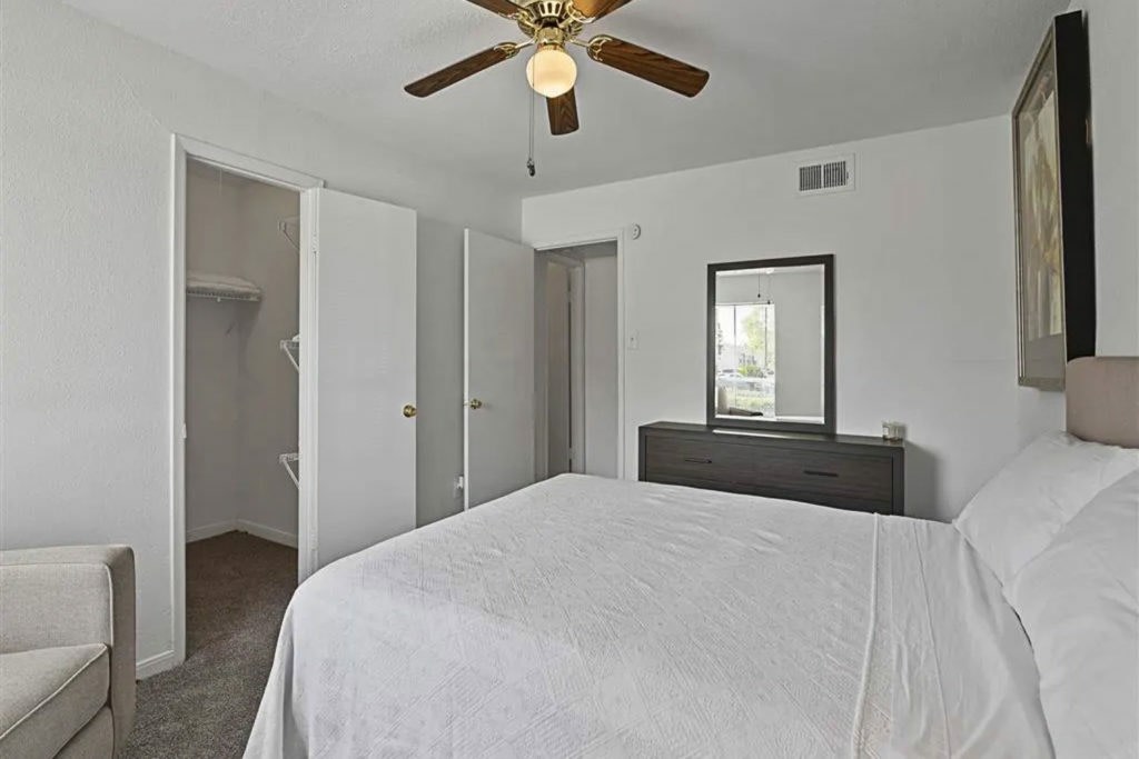 Toro Place Image 26