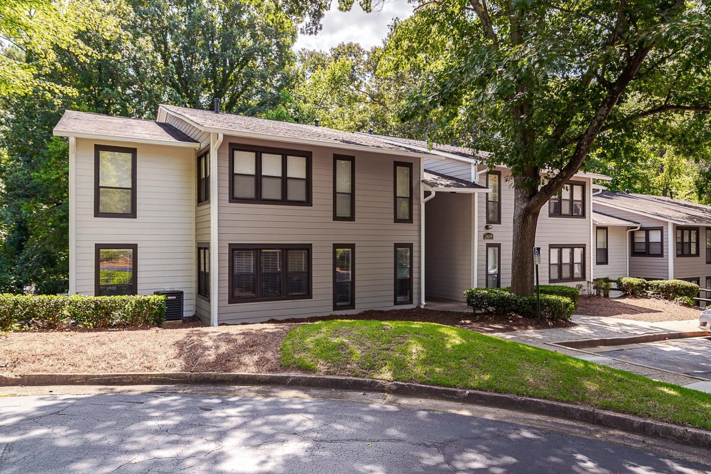 Rosemont at East Cobb Apartments Image 1