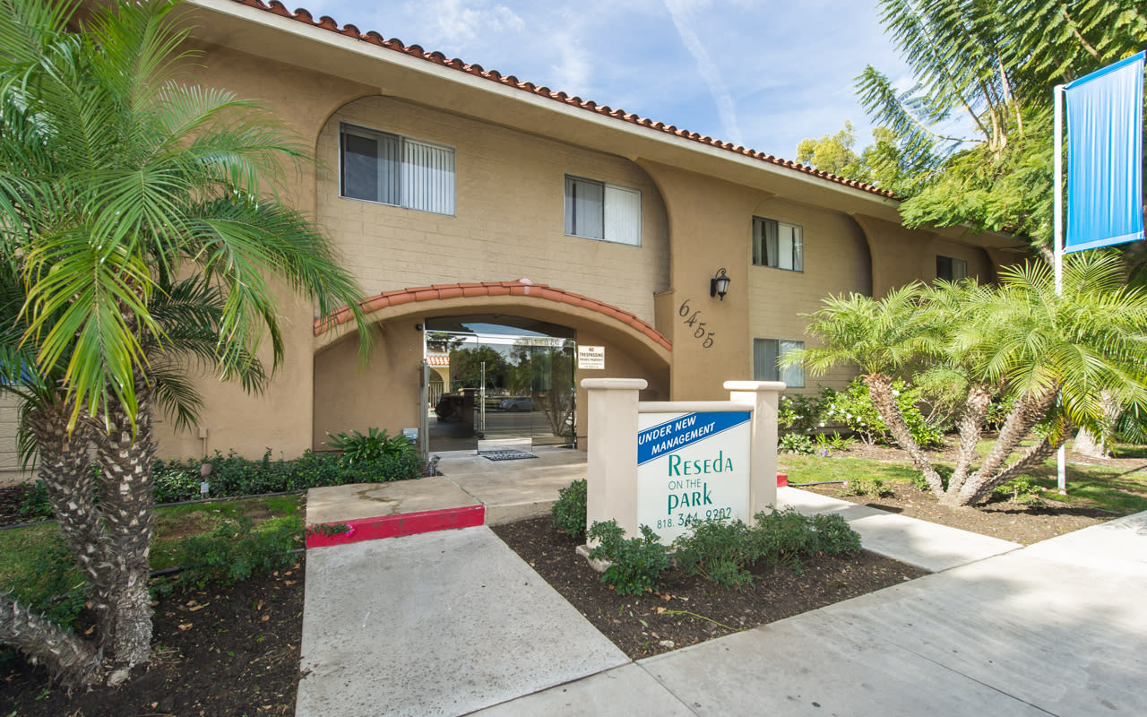 Reseda On The Park Image 1