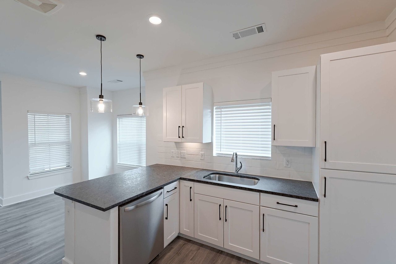 Botanic Luxury Apartments Image 26
