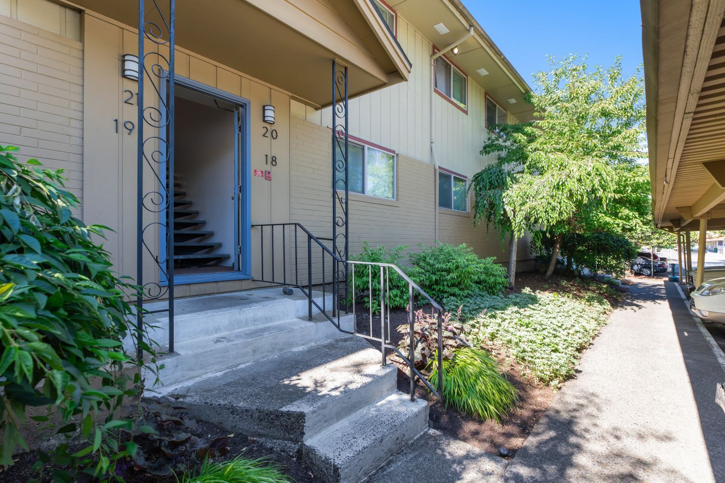 West Royal Apartments Image 1