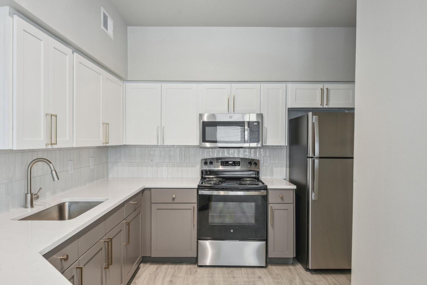 Collier Luxury Living Image 10