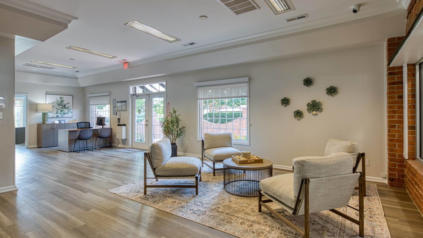 Holly Point Apartments Image 18