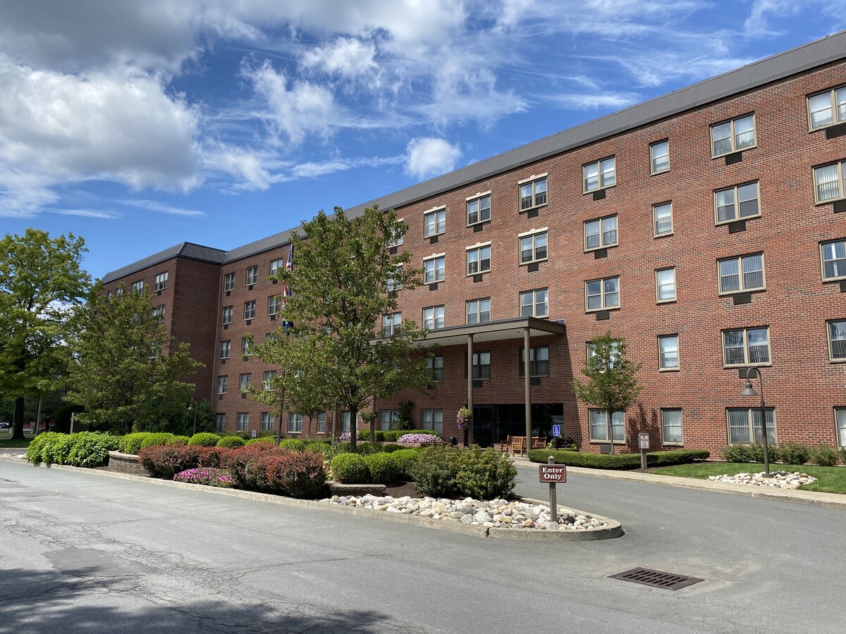 Towne Towers Image 3