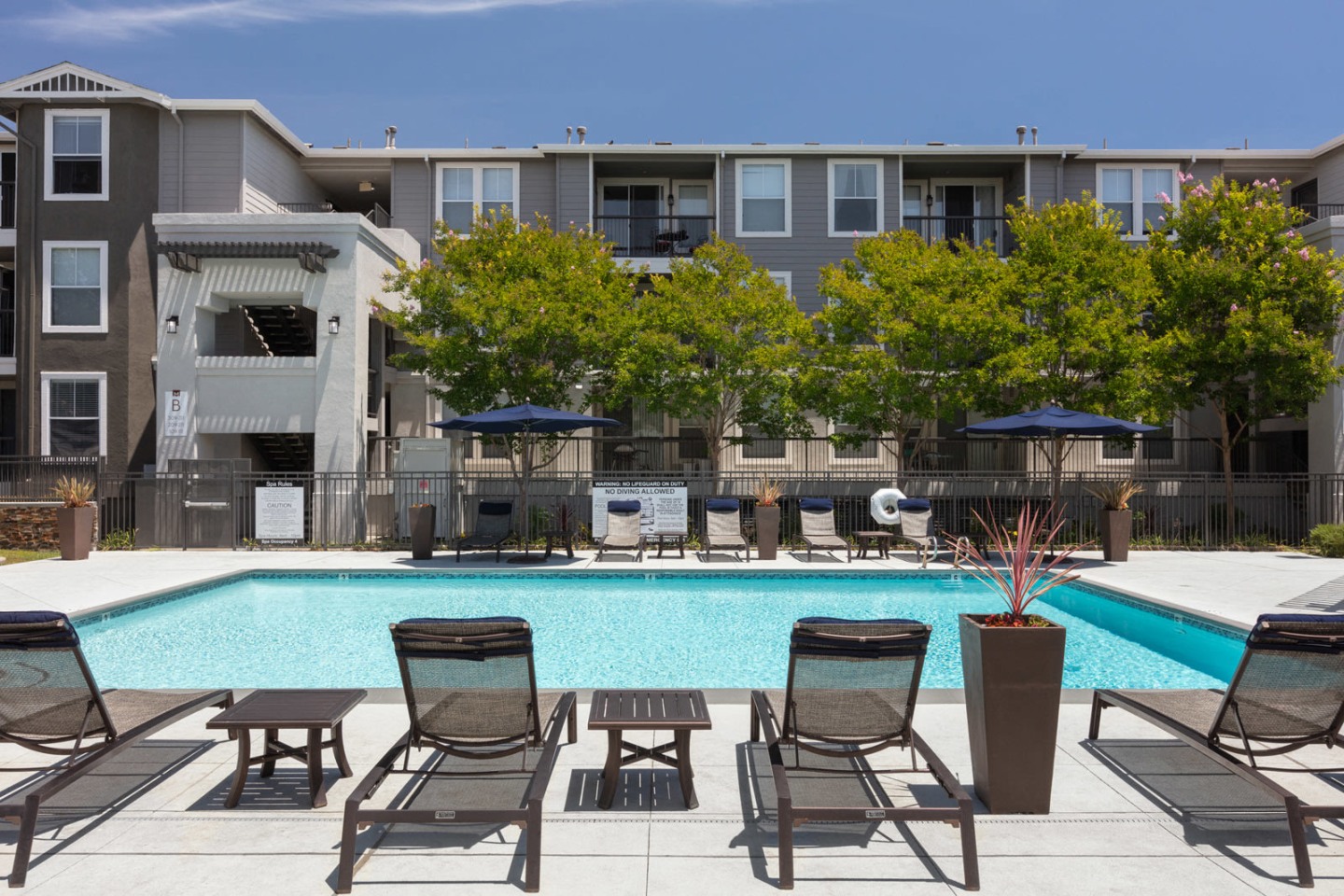 Montrachet Apartment Homes Image 16