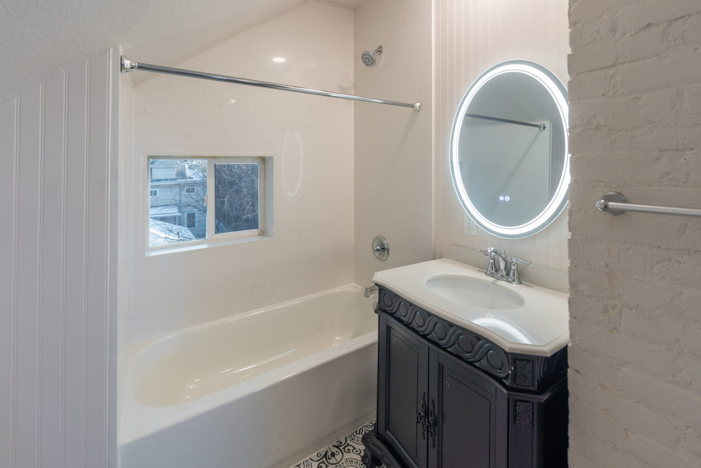2541 Garfield Image 29