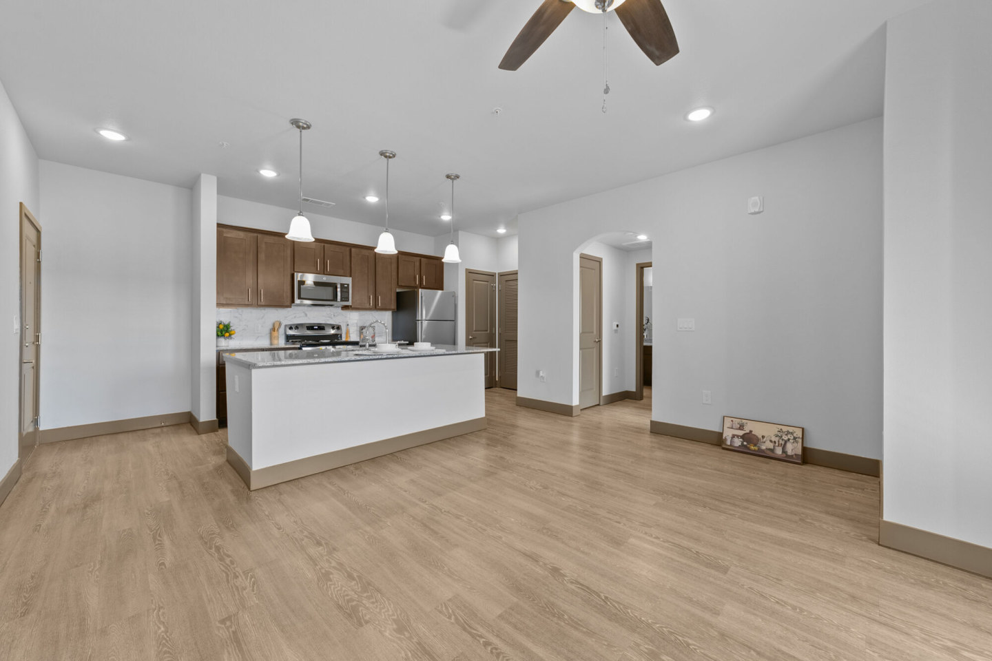 Deer Park Apartments Image 9