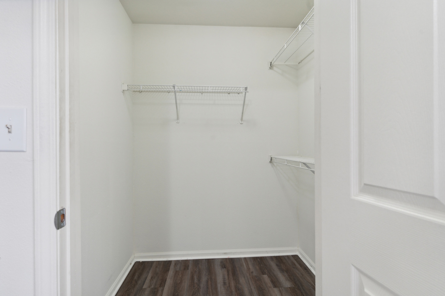 Walden Pond Apartments Image 16