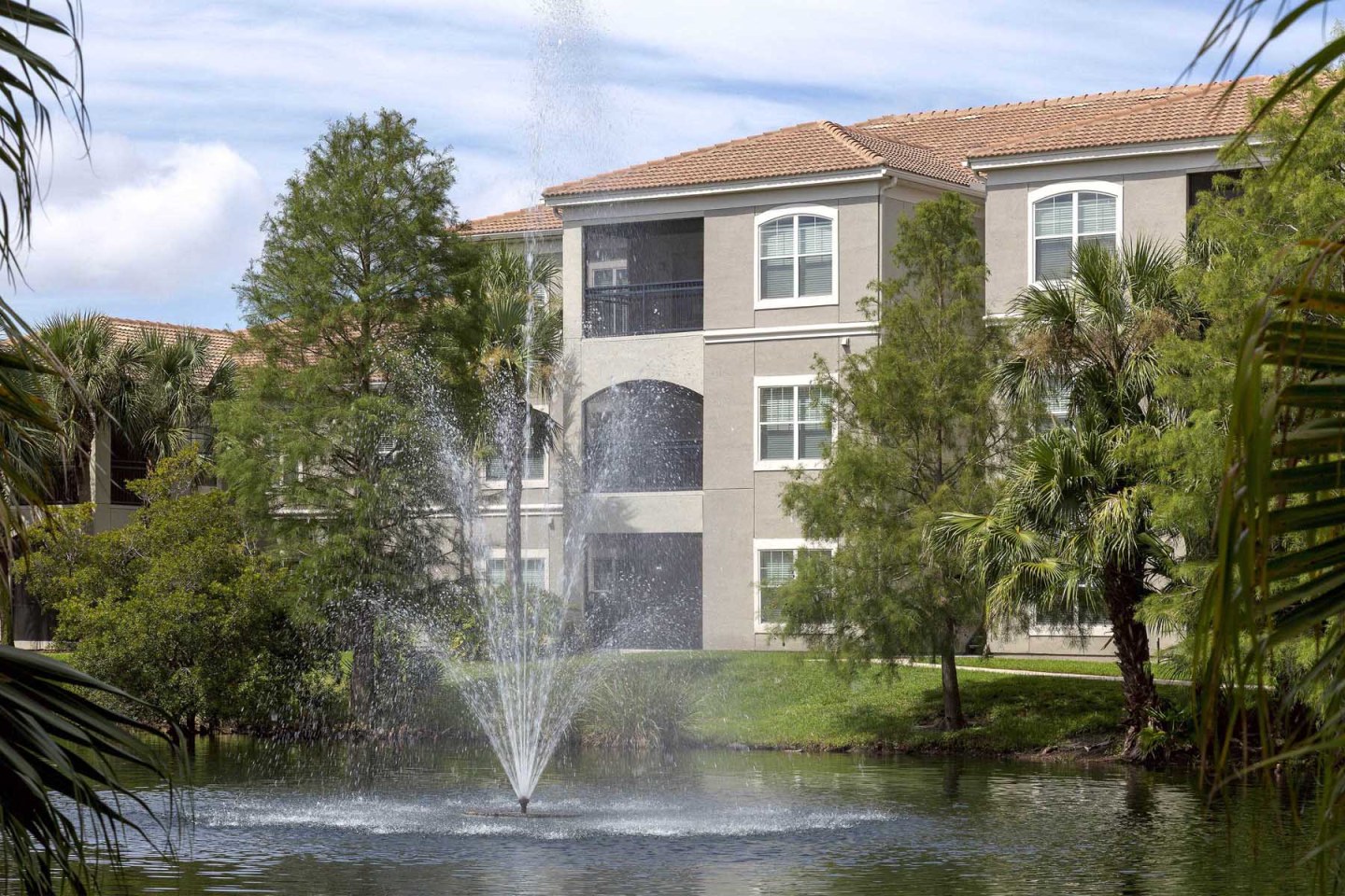 Lake's Edge Apartments Image 25