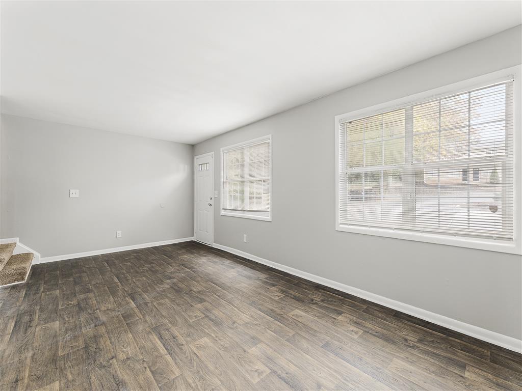 Pinewood Townhomes Image 14