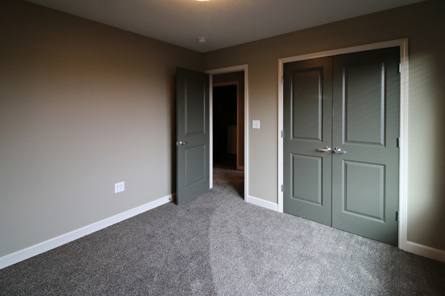 Lincoln Summit Falls Apartments & Townhomes Image 4