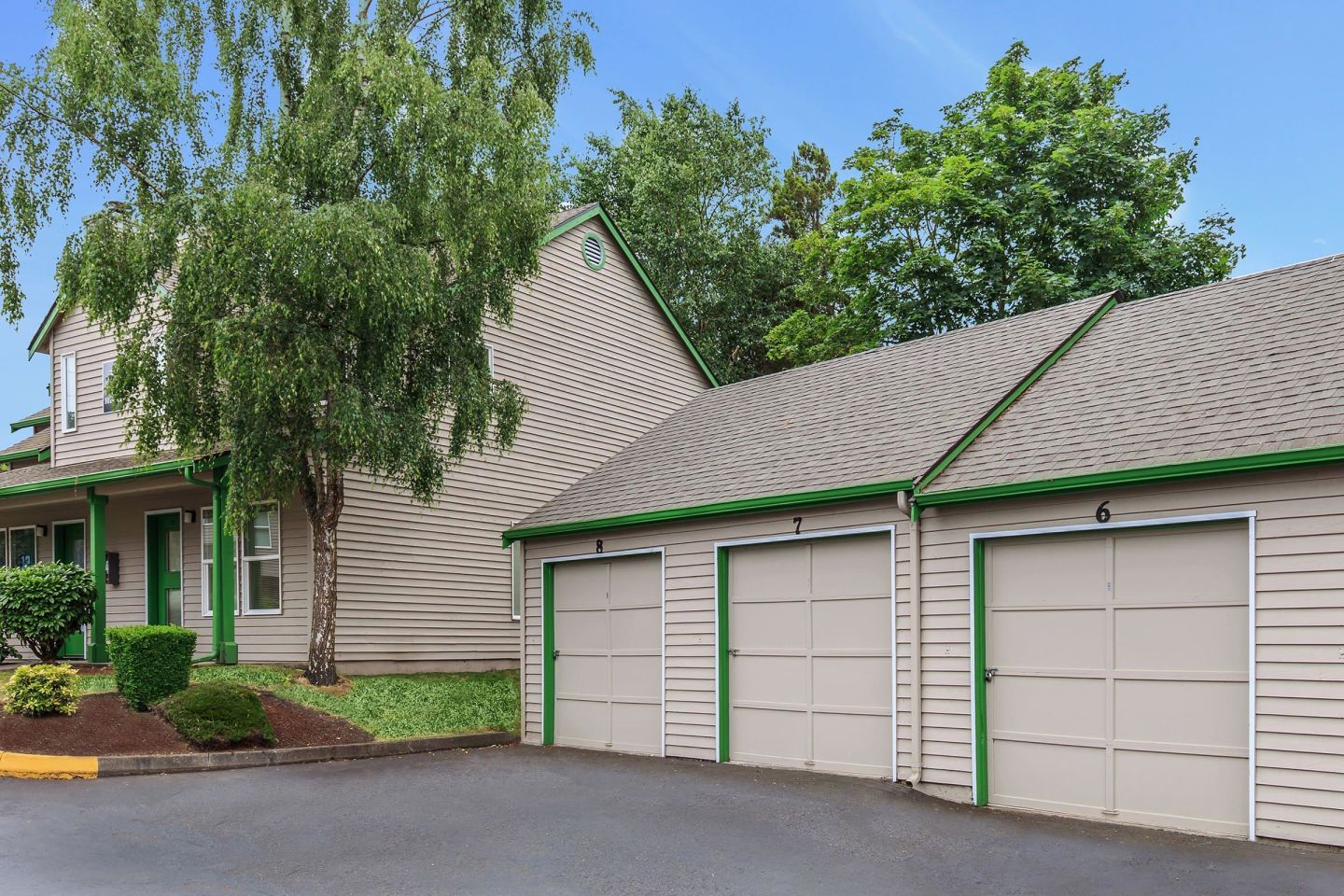 Emerald Court Image 9