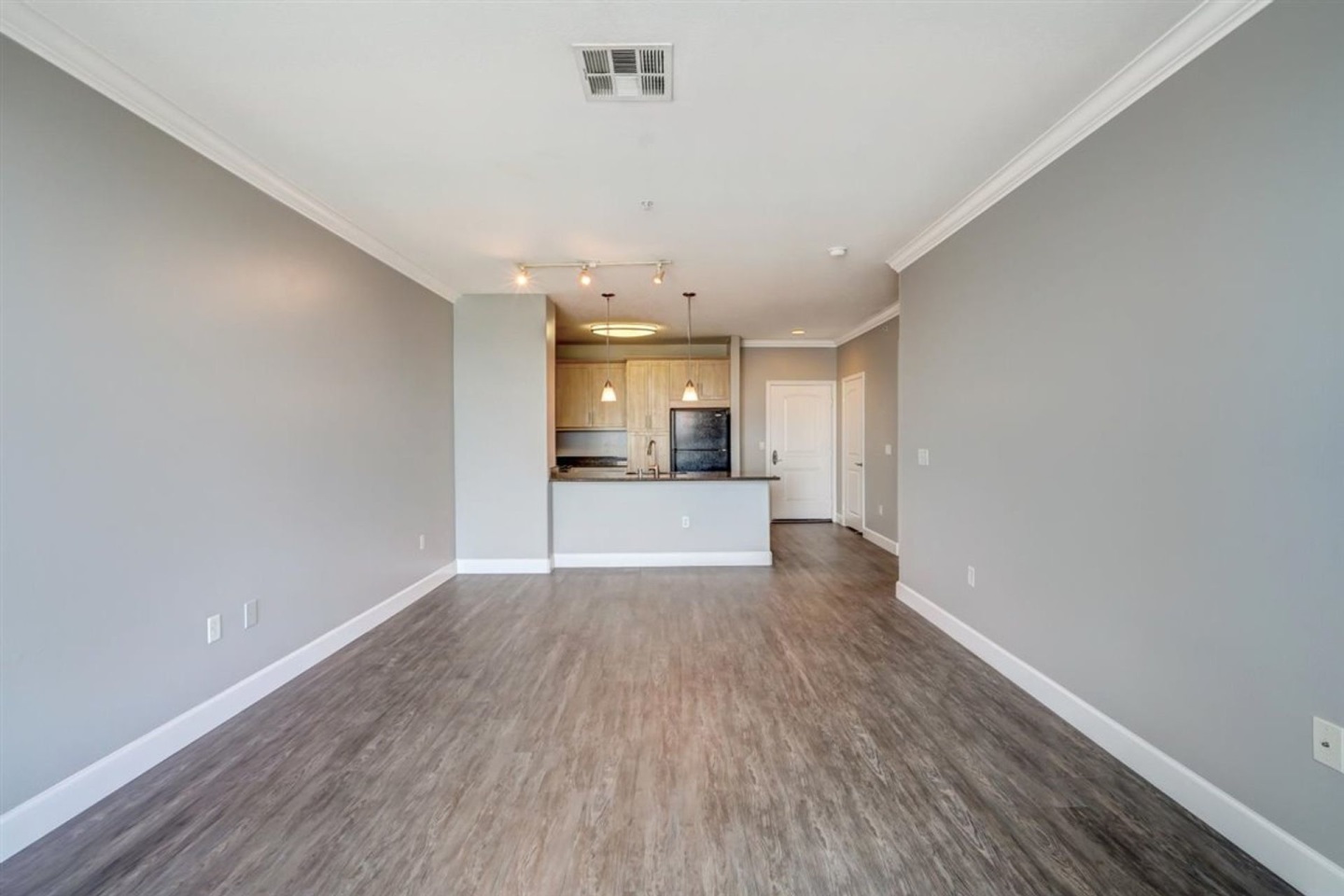 Stadium House Apartments Image 35