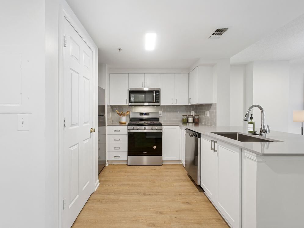 Avalon Courthouse Place Image 1
