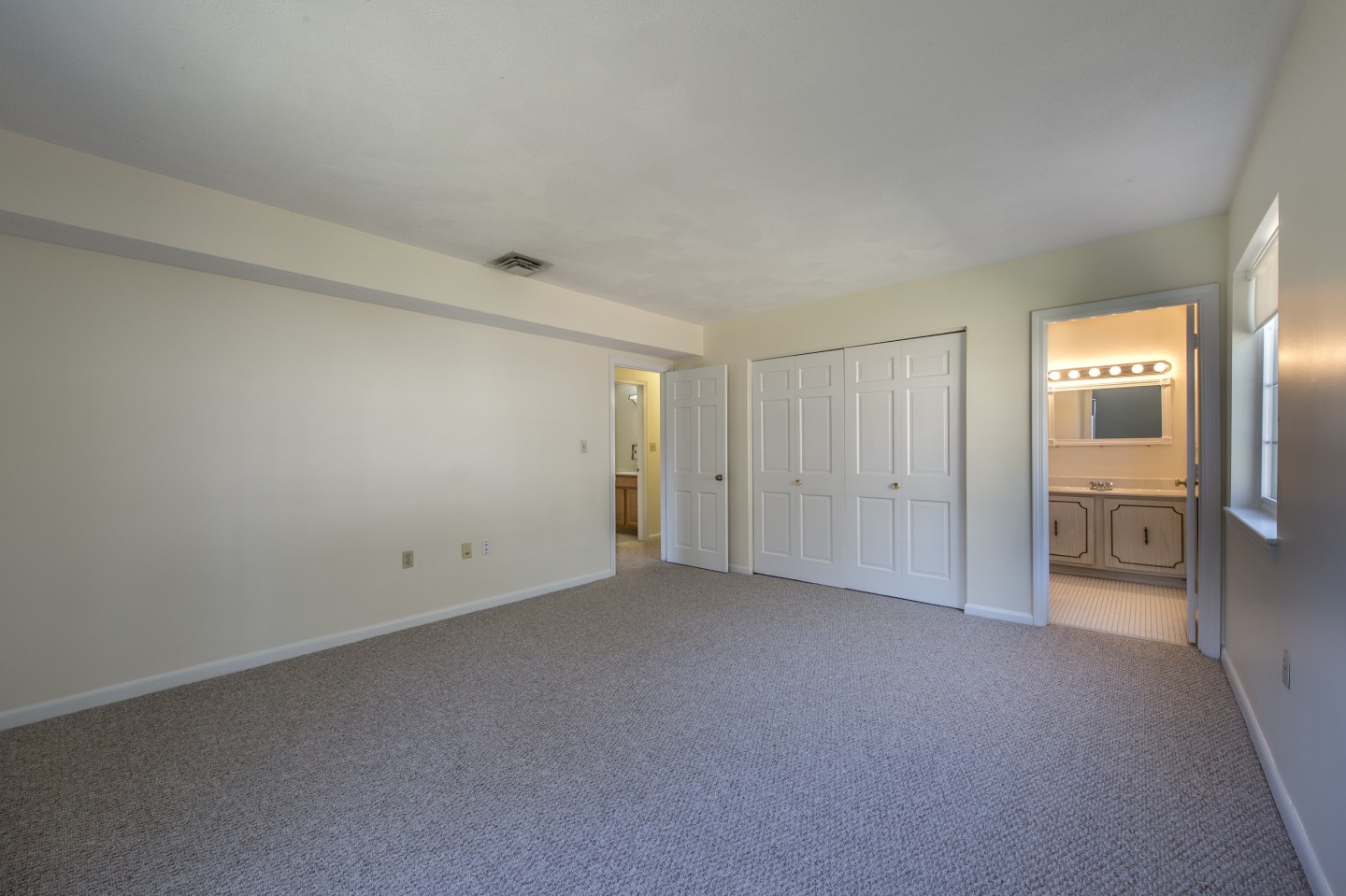 Minuteman Apartments Image 2