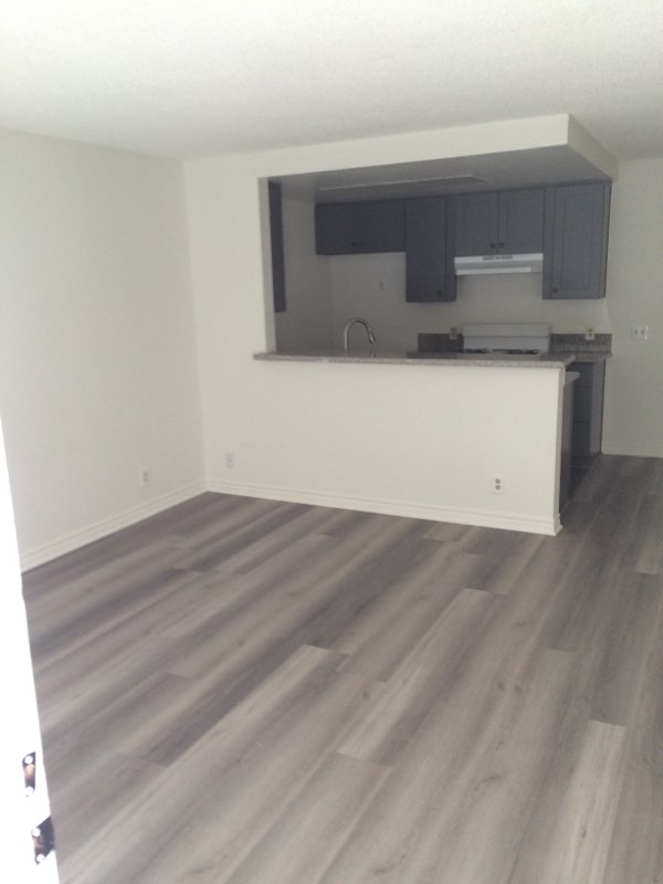 1402 N Alta Vista Blvd Image 3