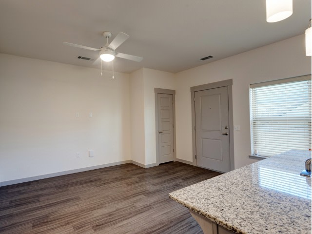 Backwater Cove Apartments Image 23