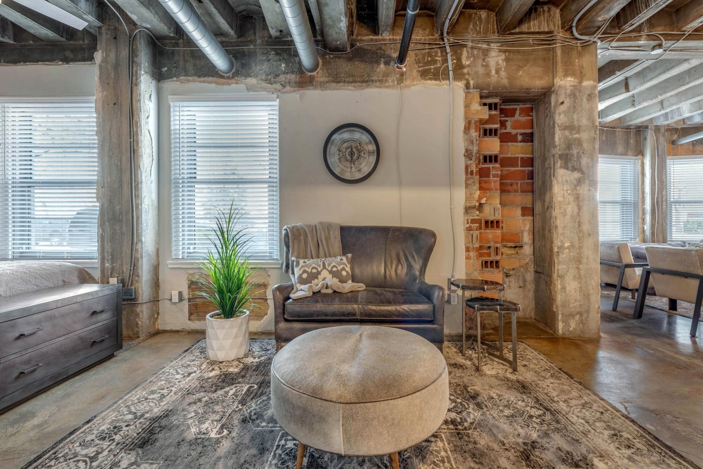 Uptown Square Apartment Homes Image 15