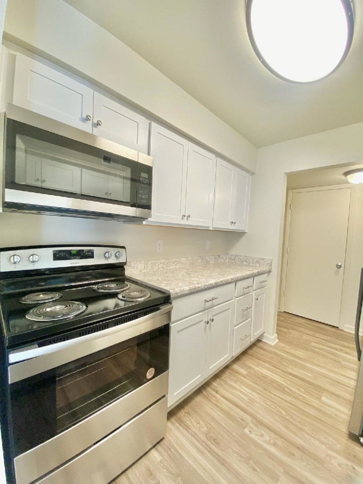Hickory Woods Apartments Image 10