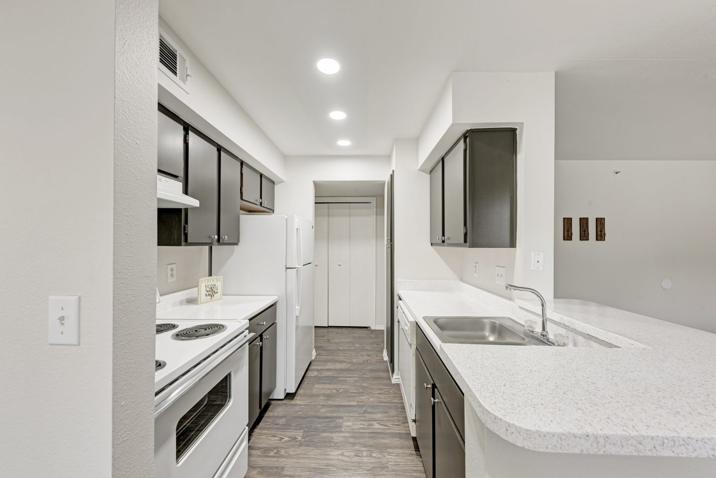 Arrowhead Park Apartments Image 1