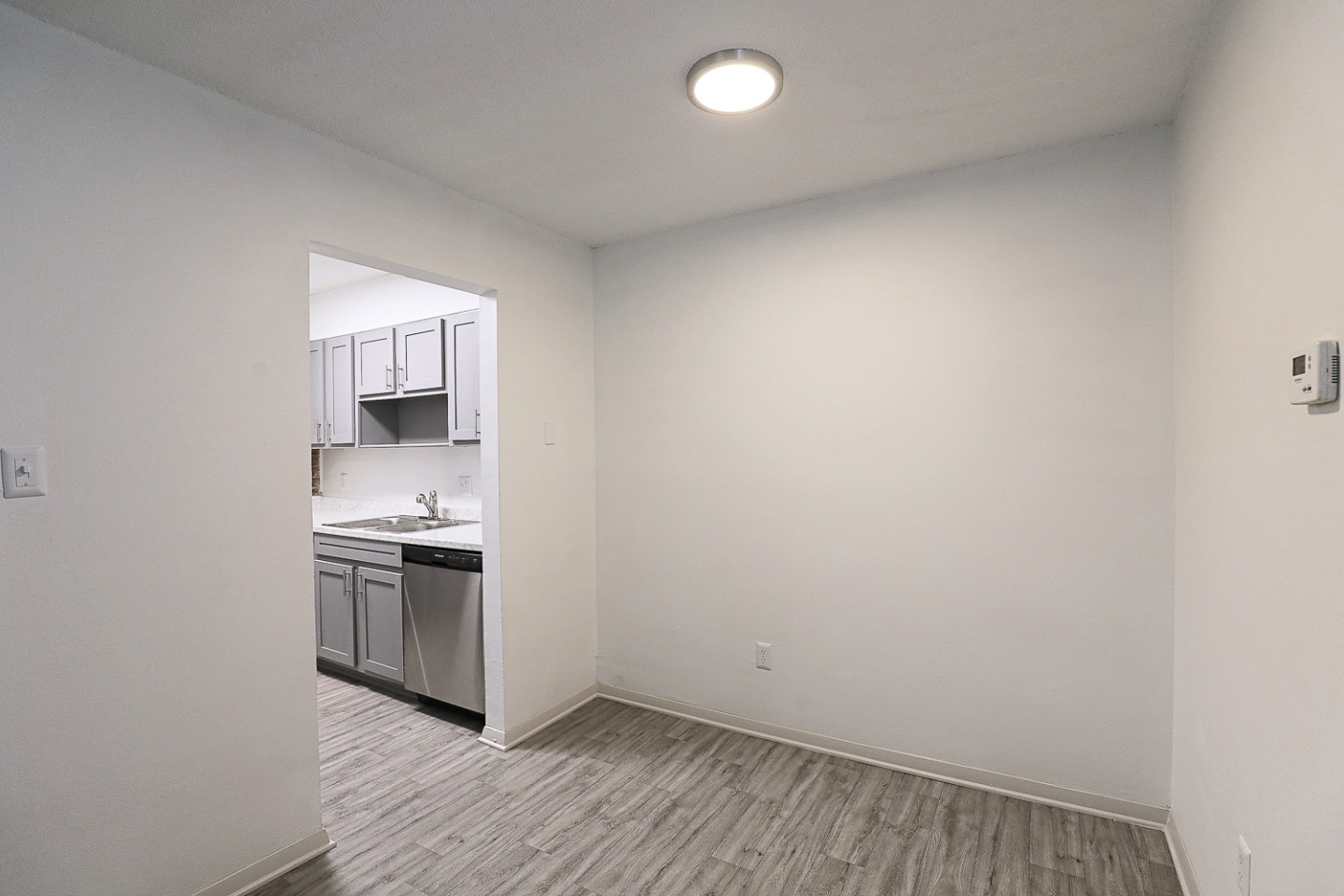 The Chateau Apartments Image 11
