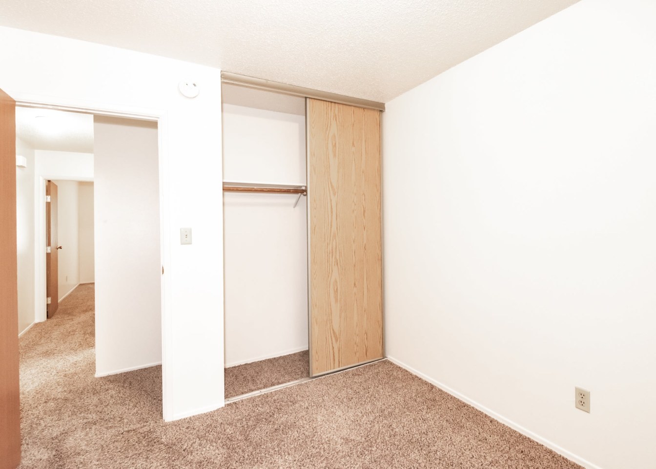 Churchill Gardens Apartments Image 17