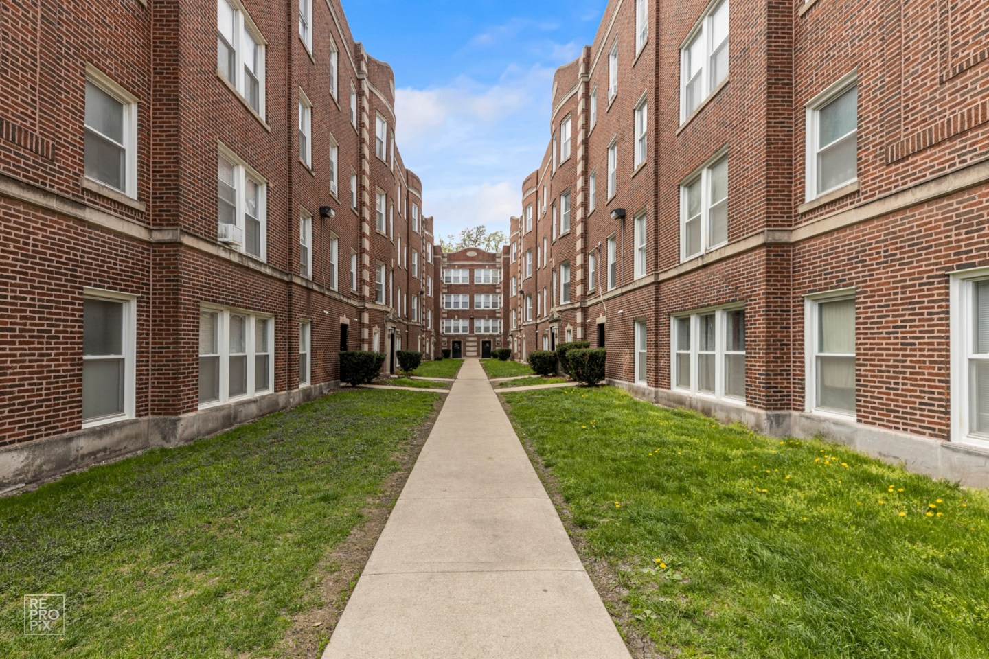 310 N Menard Image 18