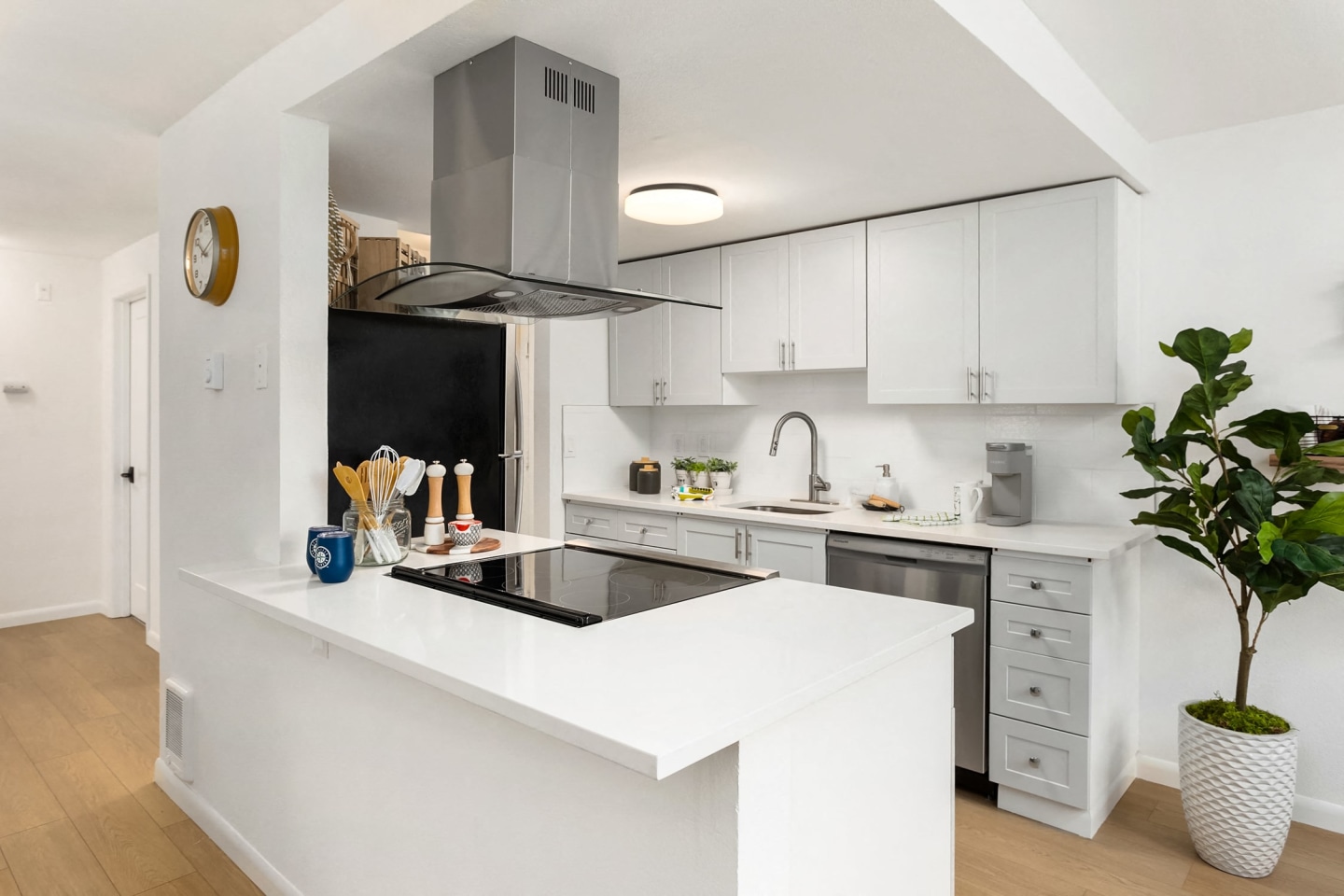 Porchlight Apartments Image 18