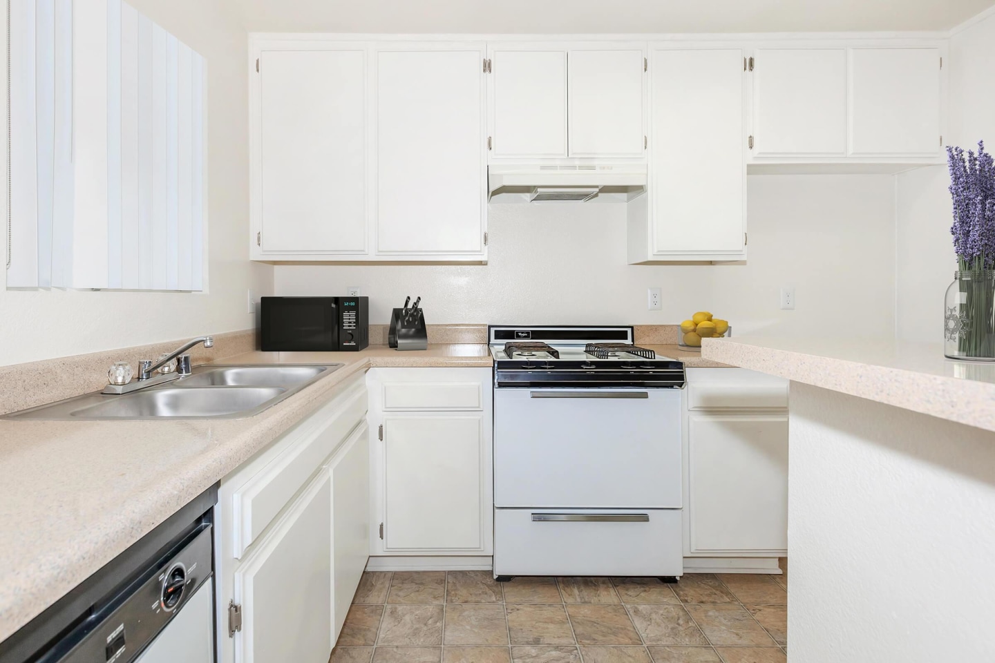 Riverpark apartment homes Image 35