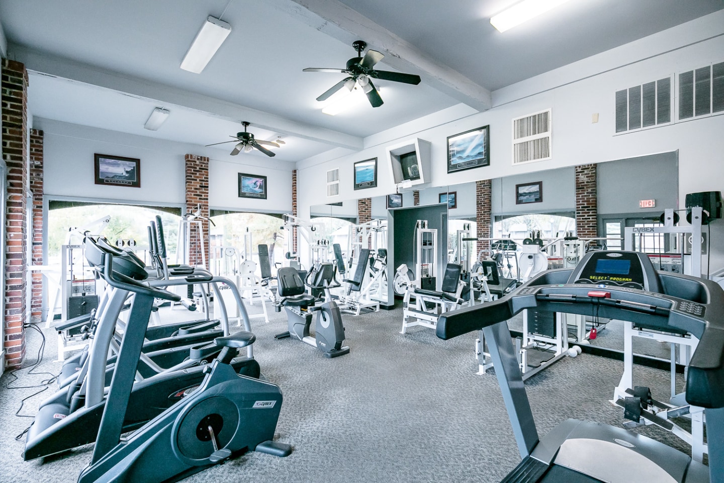 Cypress Village Apartments Image 15