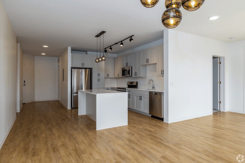 2200 LaSalle Image 1