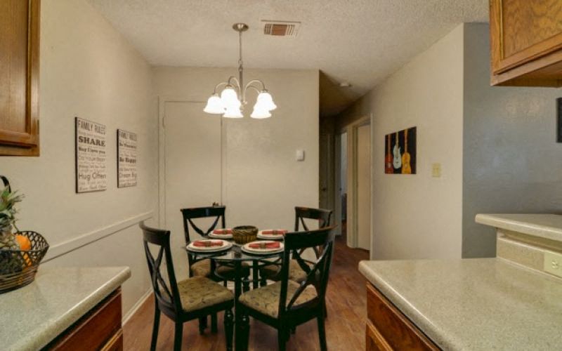 Darby Square Apartments Image 4