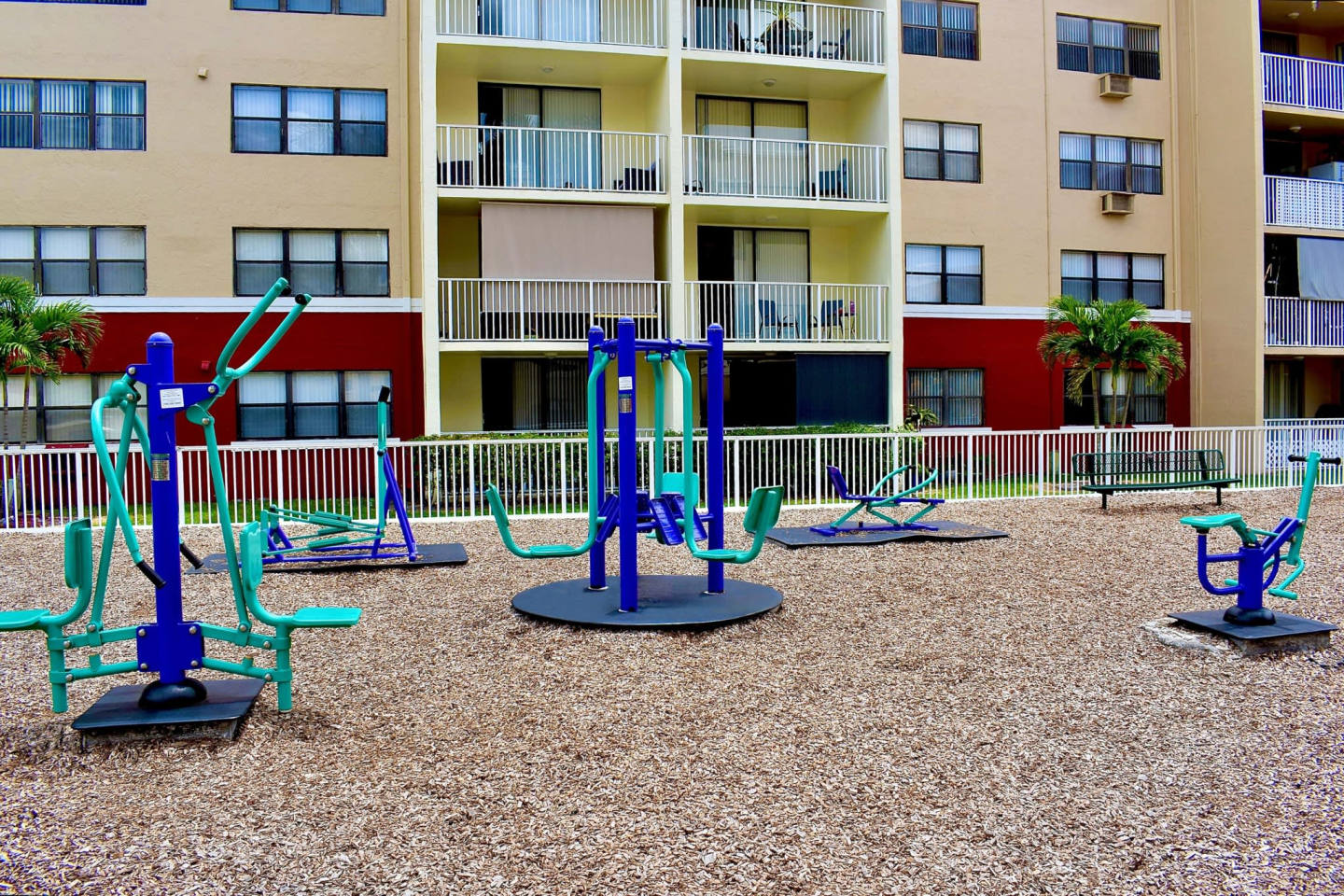 Country Club Towers Image 8