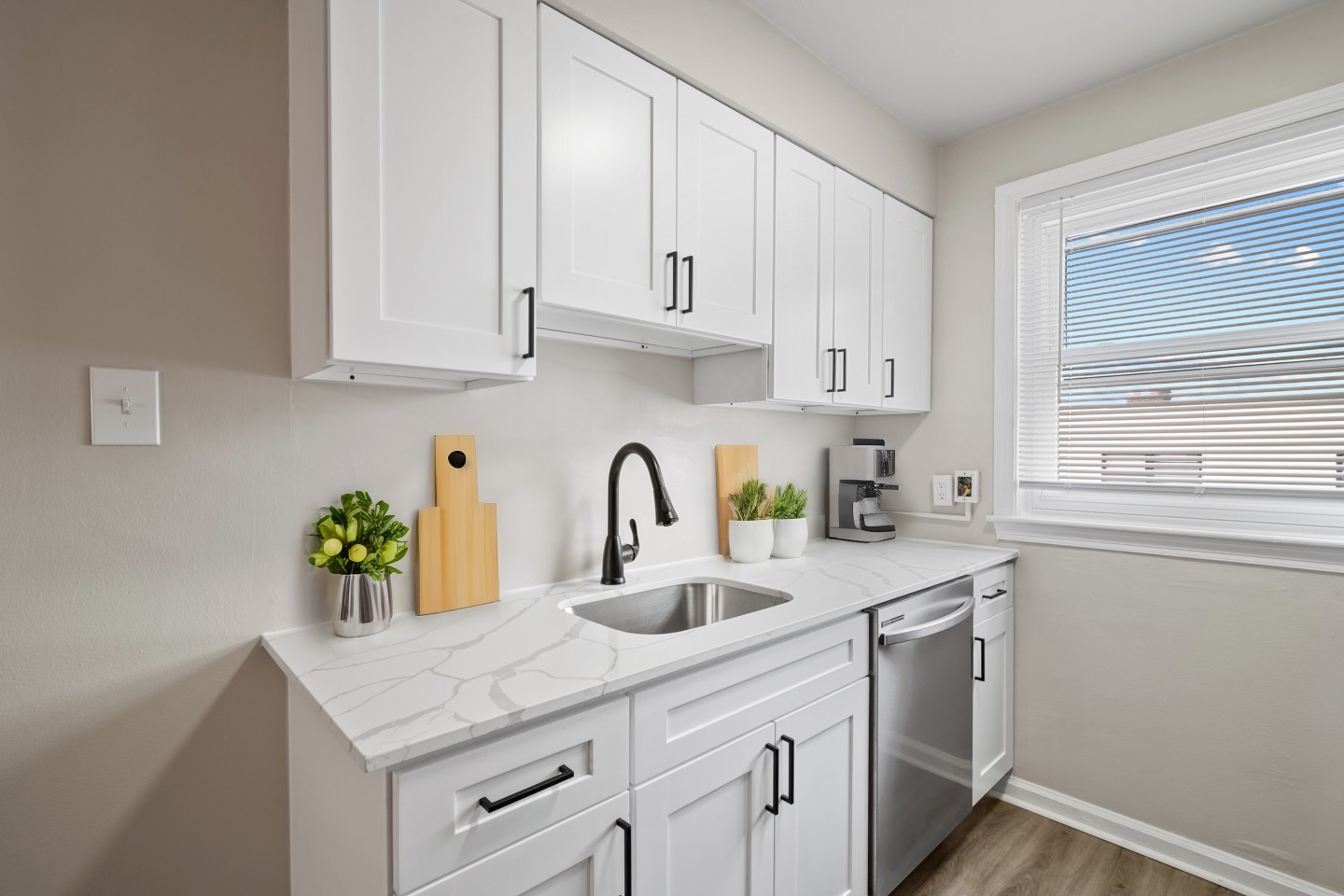 Winchester Walk - Roosevelt Blvd Image 1