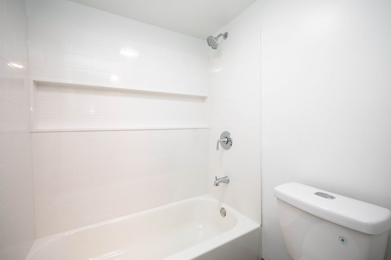 Premier Village Apartments Image 13