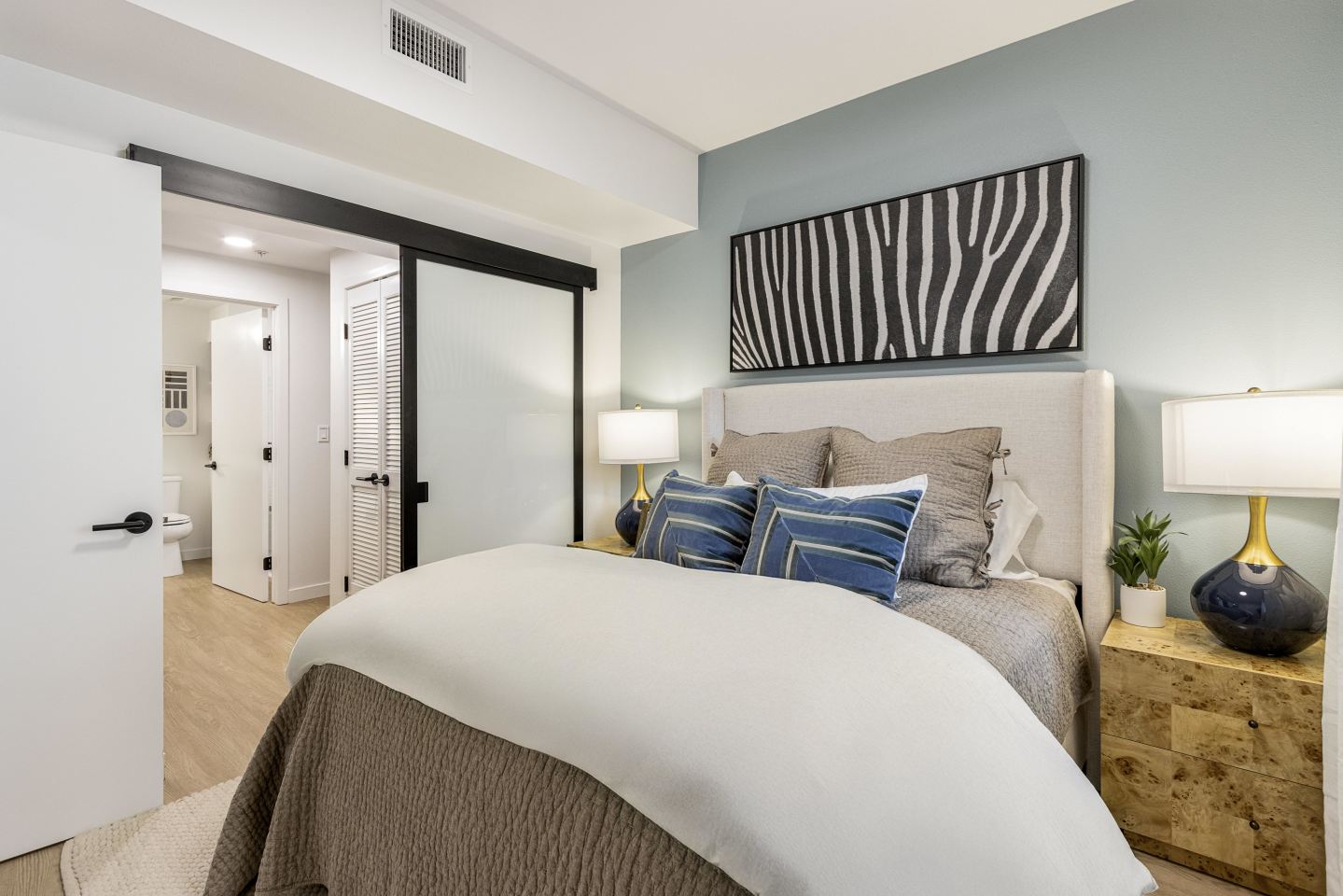 Sevens Luxury Apartment Image 25