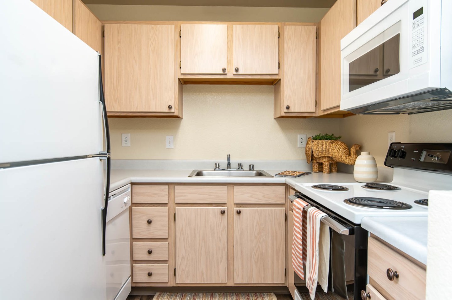 Desertbrook Apartments Image 7