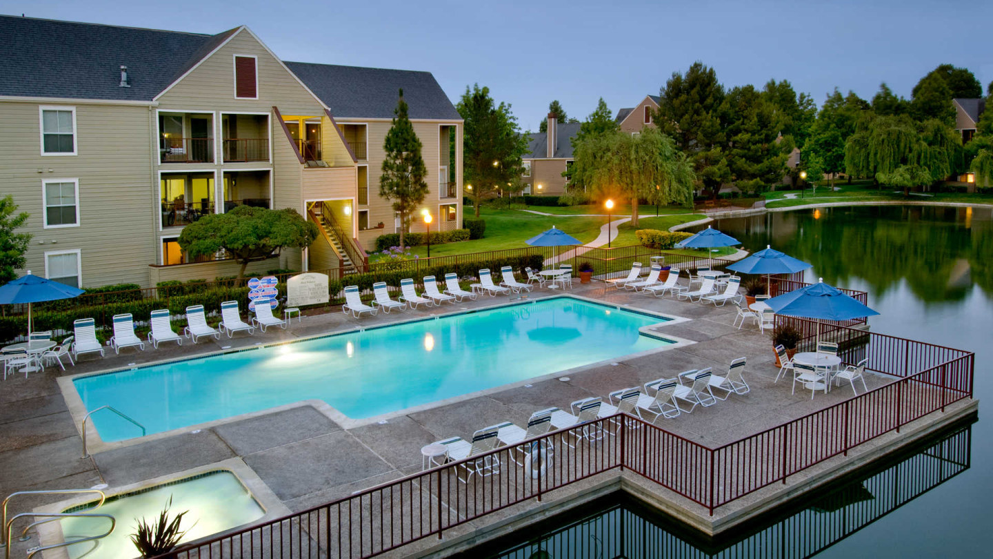 Riva Terra Apartments at Redwood Shores Image 4