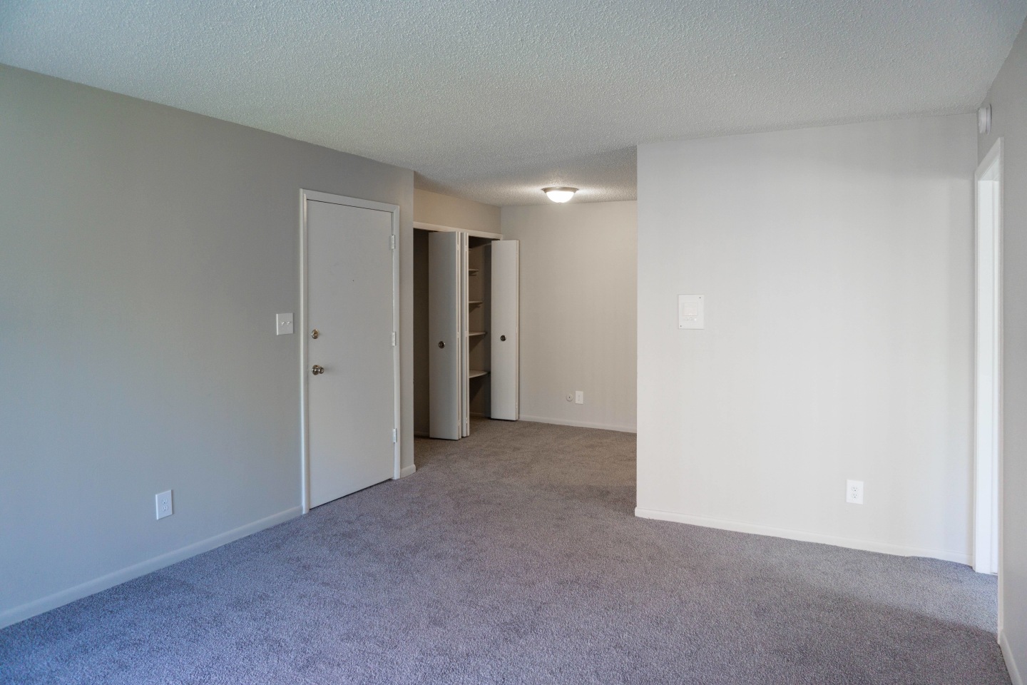 Carriage House Apartments Image 11