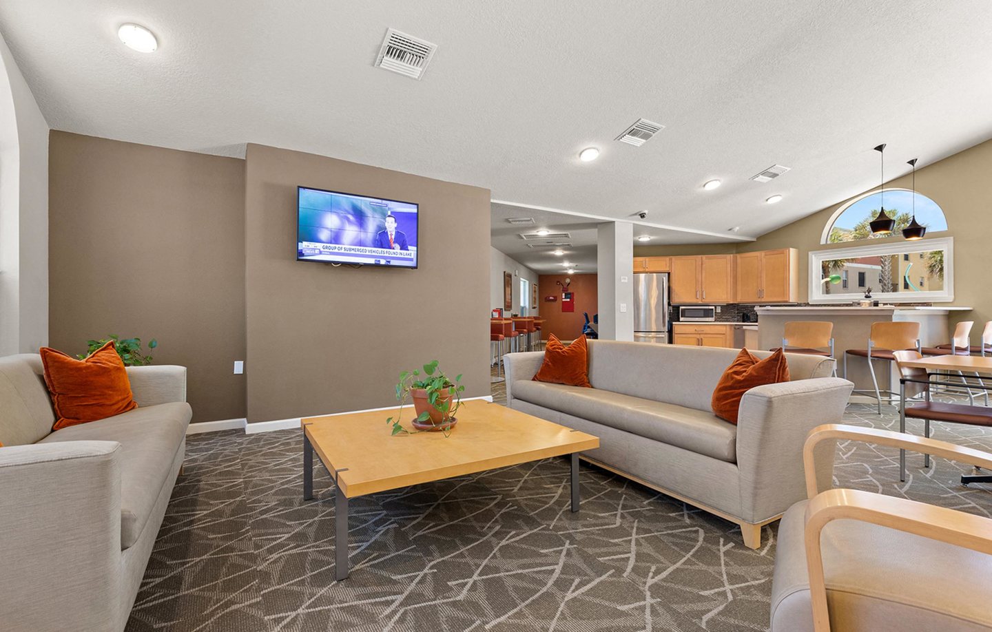 Regency Palms Apartments - Affordable Housing Image 16