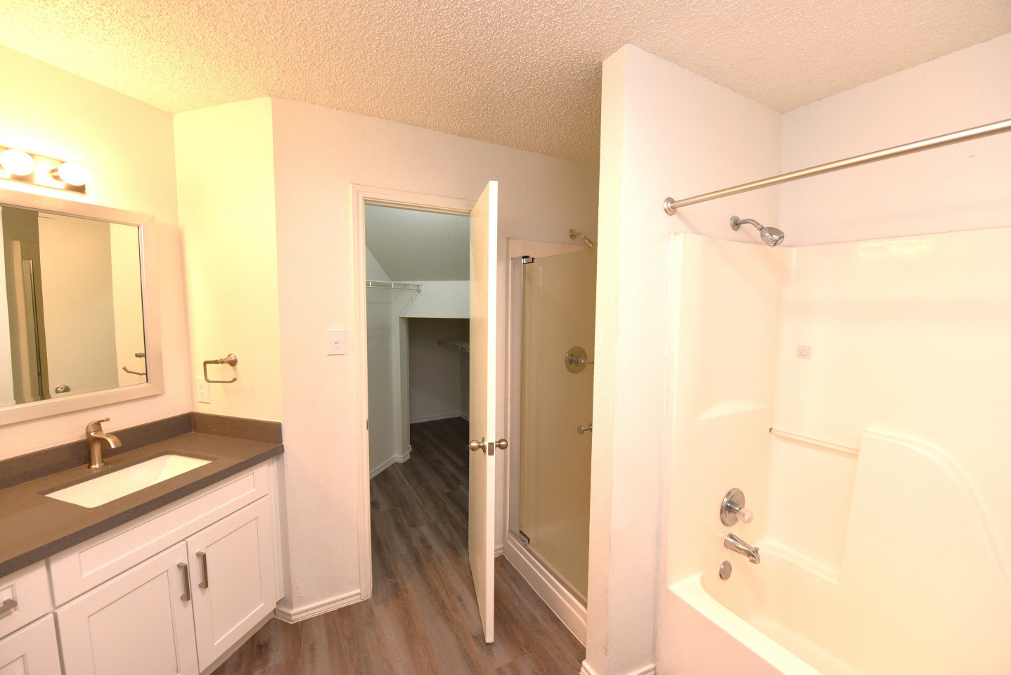 Yorkshire Village Apartments Image 9