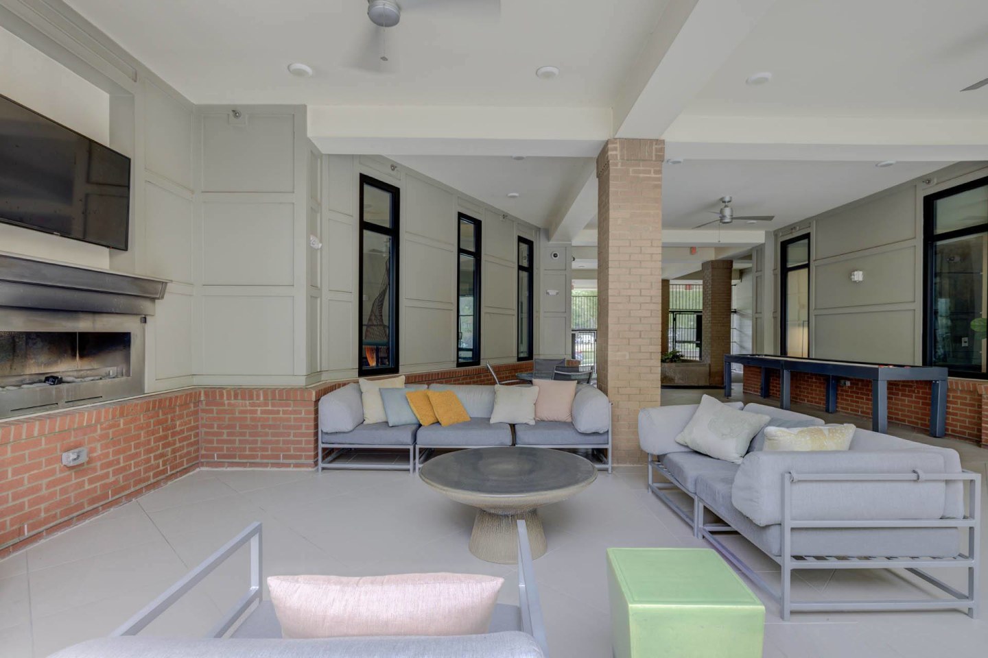 The Lincoln Apartments Image 12