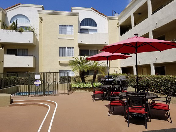 Burbank Village Apartments Image 17