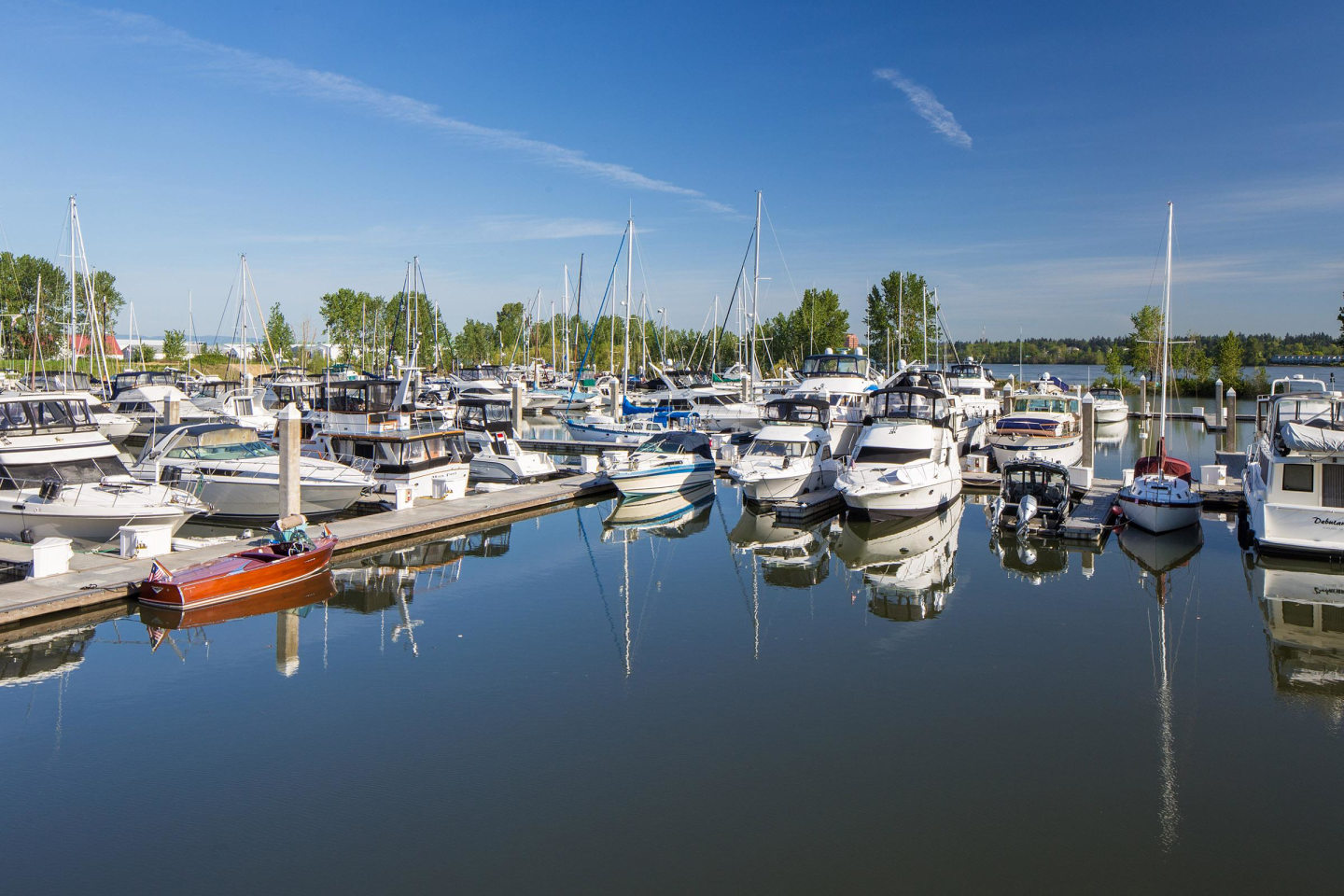 Yacht Harbor Club Image 18