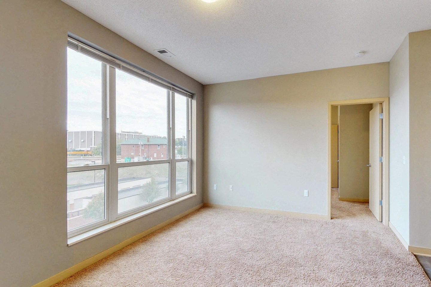 L14 Flats Image 67